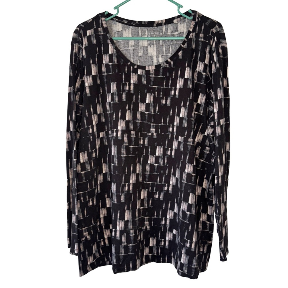 3/$20 Daisy Fuentes Black and Gray Patterned Long Sleeve Top
